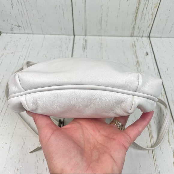 Papillon Vintage‎ Crossbody Clasp Purse - Picture 3 of 16